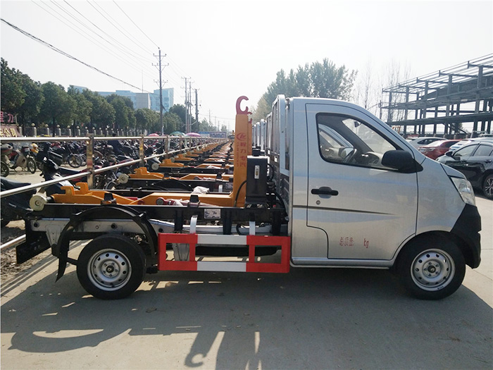 長(zhǎng)安勾臂垃圾車(chē)-3方