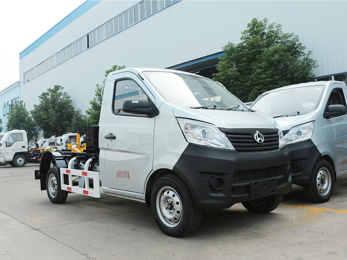 長(zhǎng)安勾臂垃圾車(chē)-3方