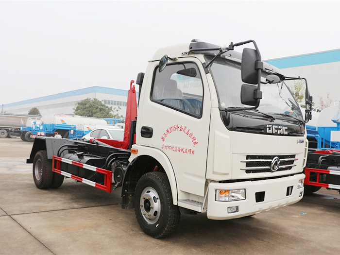 東風(fēng)大多利卡勾臂垃圾車-8方
