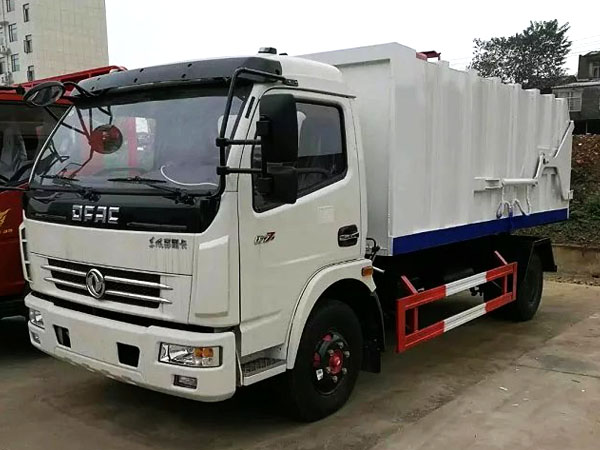 東風(fēng)大多利卡對(duì)接式垃圾車
