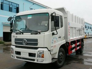 東風(fēng)天錦對(duì)接式垃圾車(chē)