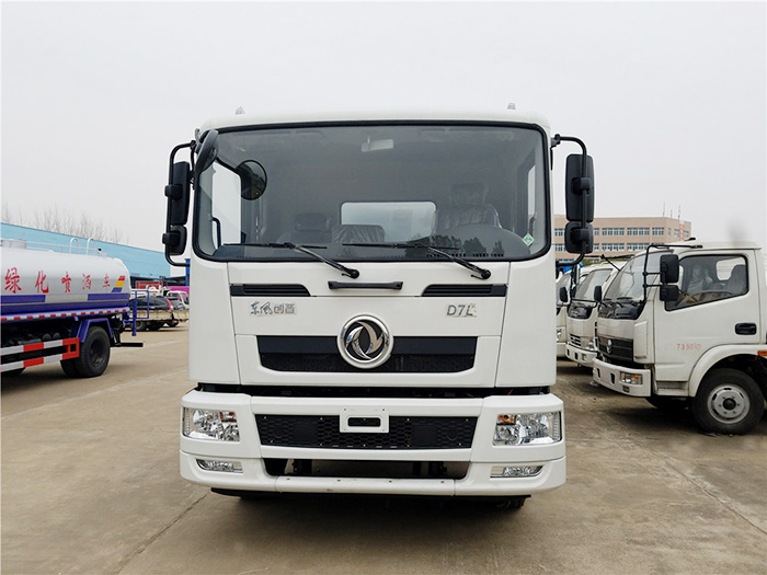 東風創(chuàng)普灑水車-12方
