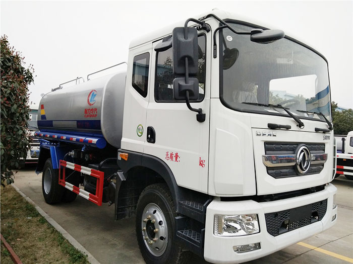 東風(fēng)多利卡D9灑水車(chē)-12方