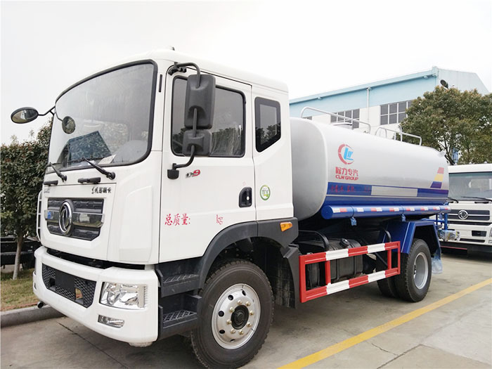 東風(fēng)多利卡D9灑水車(chē)-12方