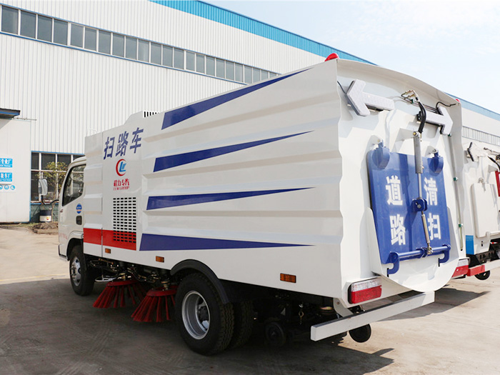 東風(fēng)小多利卡掃路車