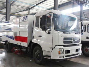 東風天錦掃路車