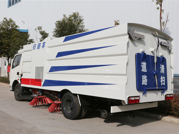 東風(fēng)大多利卡掃路車