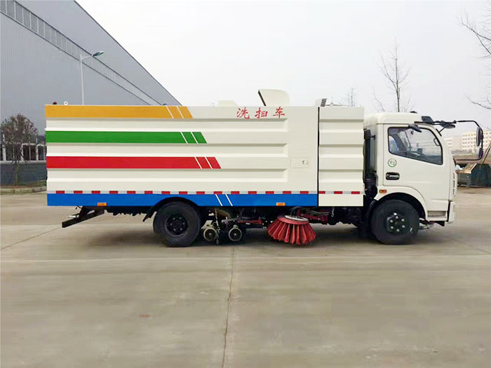 東風多利卡洗掃車