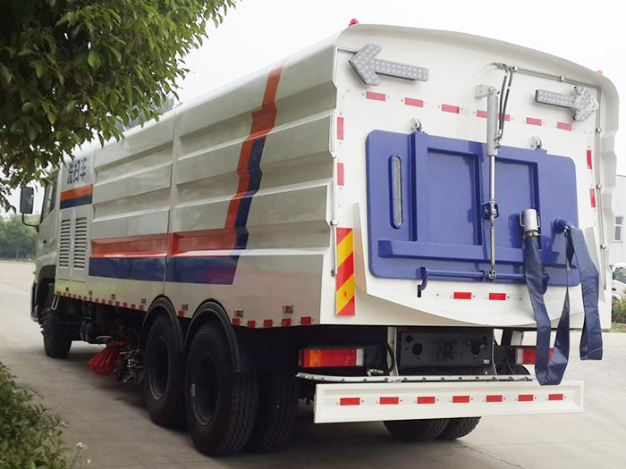 東風(fēng)天龍洗掃車(chē)