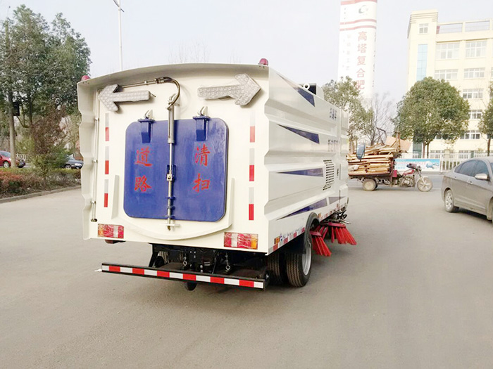 福田小卡掃路車(chē)