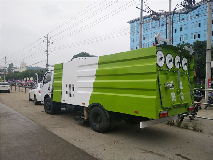 大多利卡吸塵車