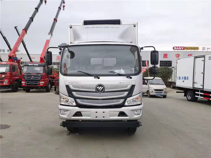 國(guó)六 福田歐馬可5.1米冷藏車