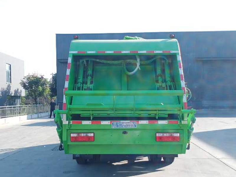 8方電動(dòng)壓縮式垃圾車