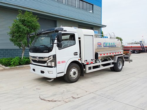 東風(fēng)5方純電動(dòng)灑水車