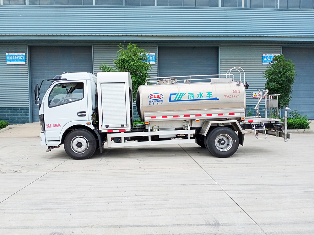 東風(fēng)5方純電動(dòng)灑水車