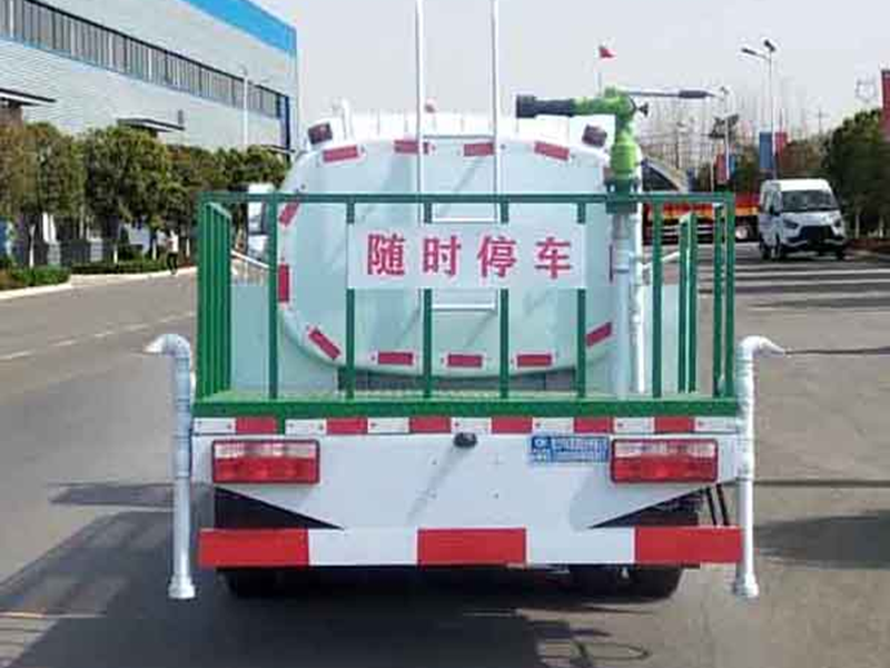 東風(fēng)多利卡5方純電動(dòng)灑水車(chē)