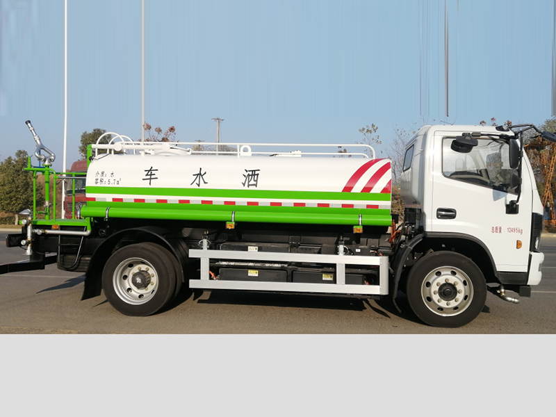 東風(fēng)多利卡6.7方電動(dòng)灑水車