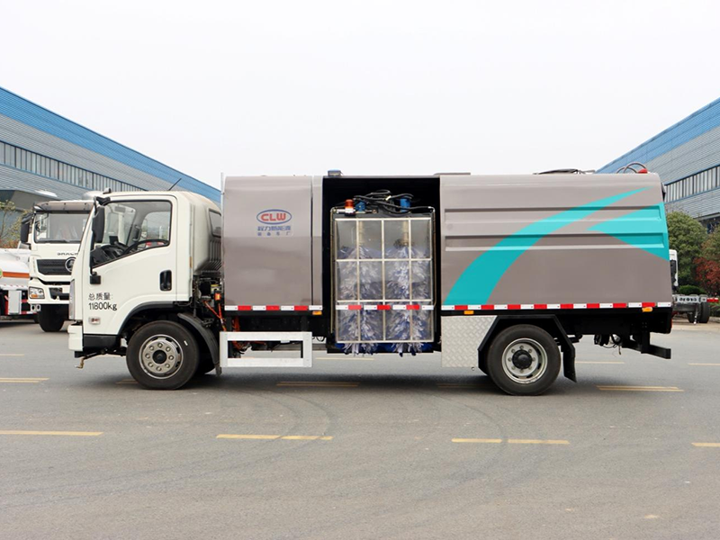 CL5120GQXBEV型純電動護欄清洗車