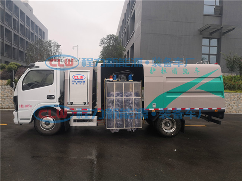東風(fēng)4方純電動(dòng)護(hù)欄清洗車